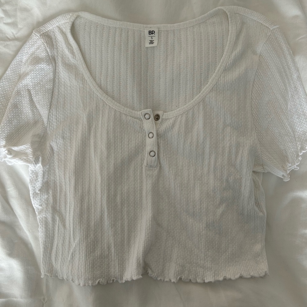 White cropped tshirt with buttons size small